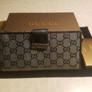 Authentic Gucci wallet